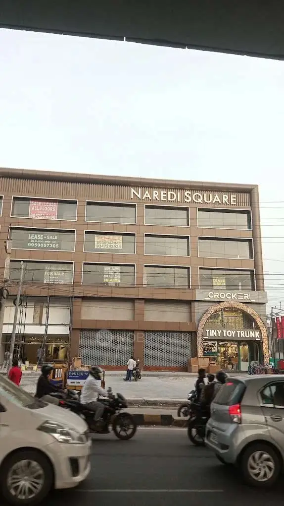 NAREDI SQUARE